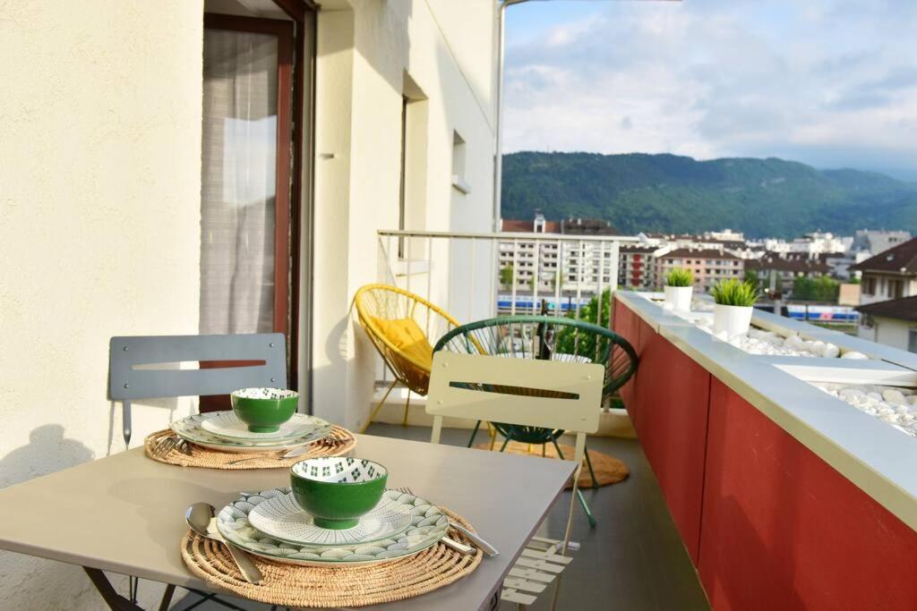 Cabana & Le Central - Proche Lac , Terrasse Et Parking Annecy Bagian luar foto