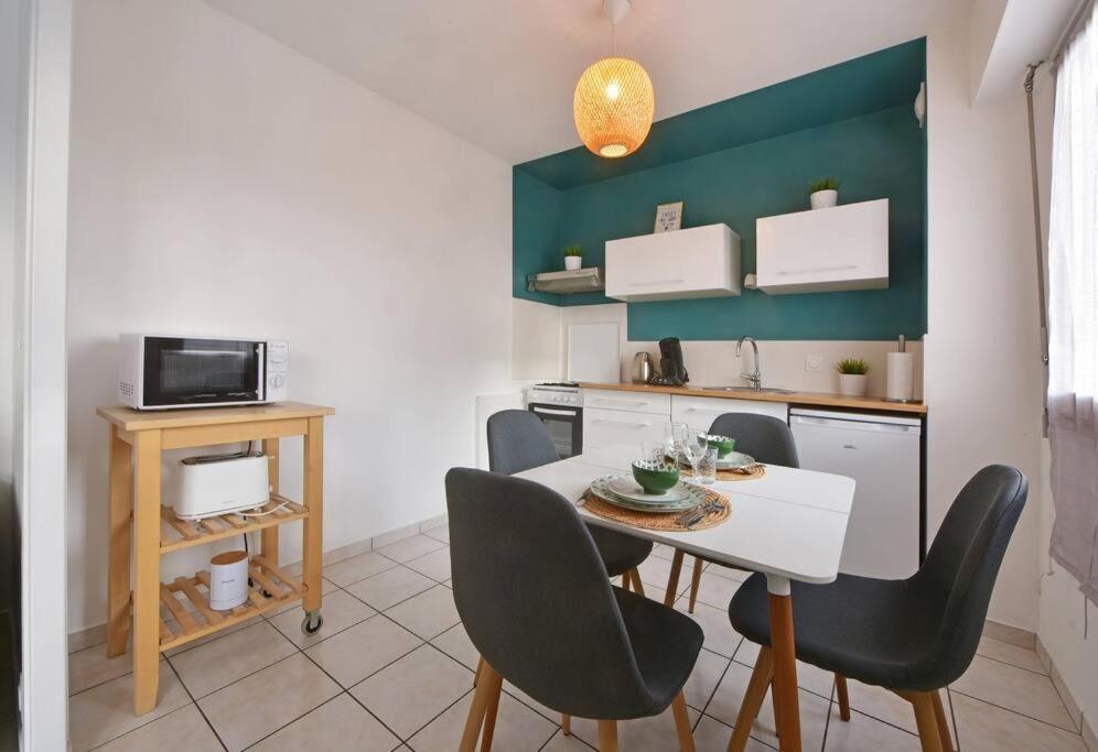 Cabana & Le Central - Proche Lac , Terrasse Et Parking Annecy Bagian luar foto