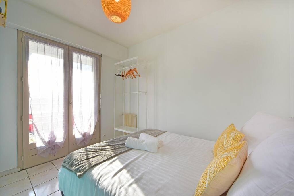 Cabana & Le Central - Proche Lac , Terrasse Et Parking Annecy Bagian luar foto